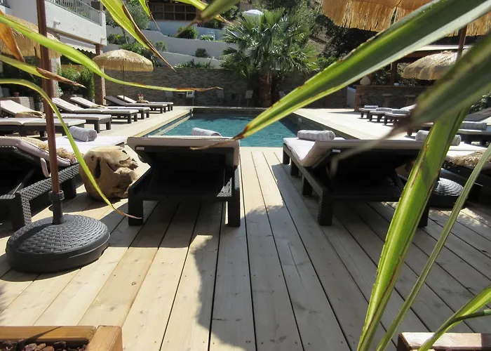 Villa Tricoli B&B avec Piscine